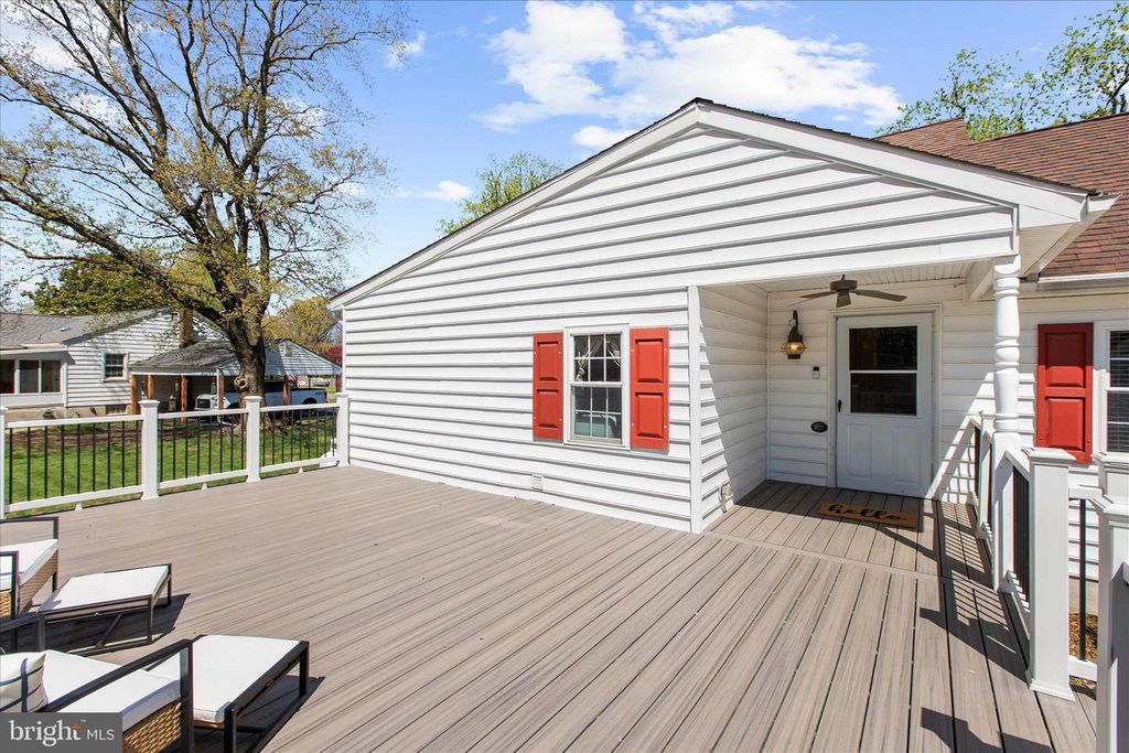 Image 37 of property listing at 161 MARGATE DR, Glen Burnie, MD 21060