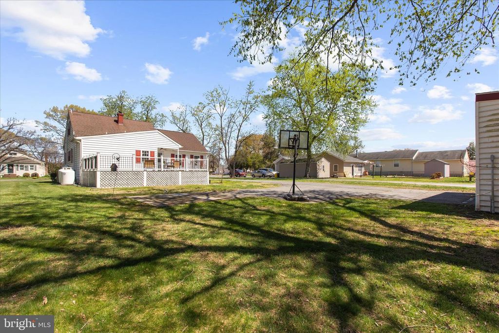 Image 40 of property listing at 161 MARGATE DR, Glen Burnie, MD 21060