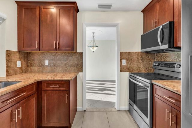 290 NW 65th Avenue, Margate, FL 33063