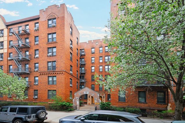 4141 41st St Apt 4G, New York City, NY 11104