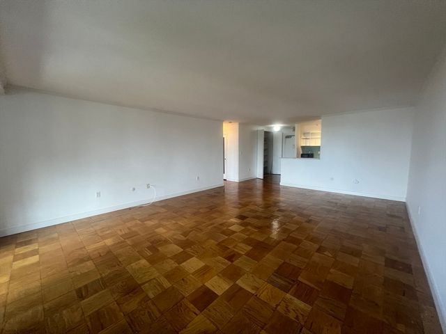9 Hawthorne Place 15R, Boston, MA 02114