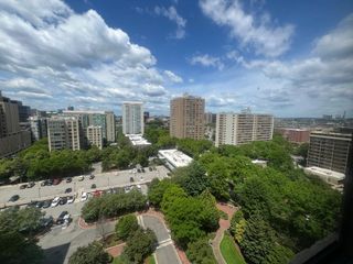 9 Hawthorne Place 15R, Boston, MA 02114