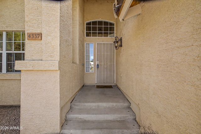 4337 E DESERT Lane, Gilbert, AZ 85234