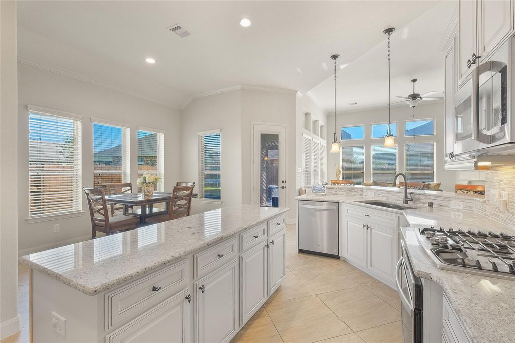 8111 Foster Gate Court, Richmond, TX 77407