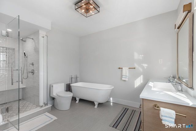 35 Point Lookout, Milford, CT 06460