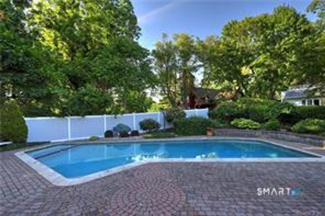 35 Point Lookout, Milford, CT 06460