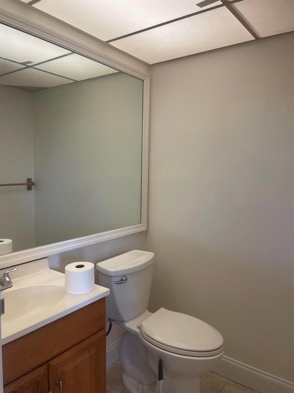 Image 15 of property listing at 234 Saxony E, Delray Beach, FL 33446