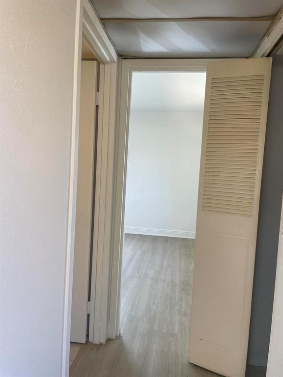 Image 17 of property listing at 234 Saxony E, Delray Beach, FL 33446