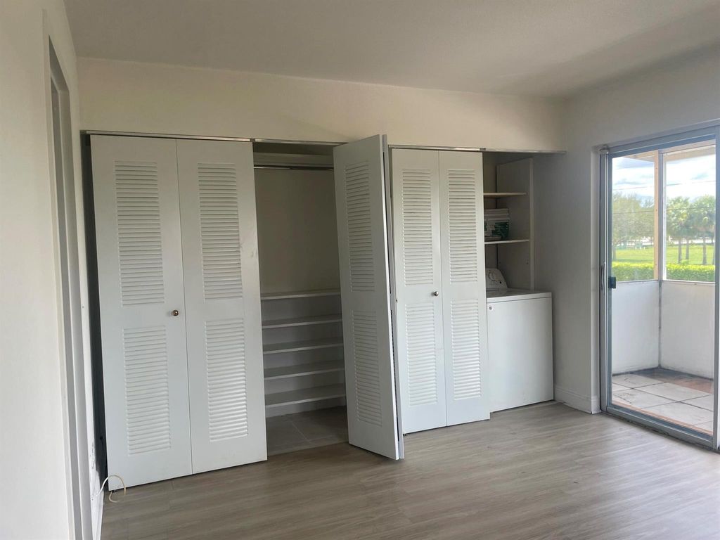 Image 18 of property listing at 234 Saxony E, Delray Beach, FL 33446