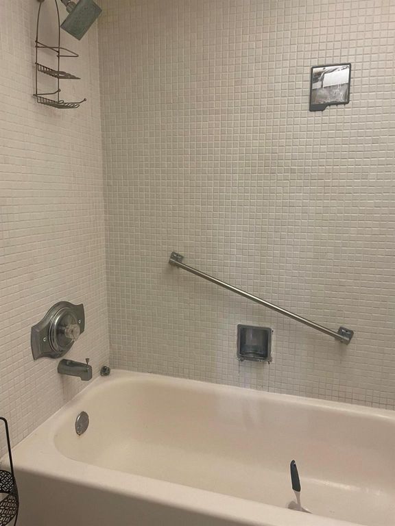 Image 22 of property listing at 234 Saxony E, Delray Beach, FL 33446