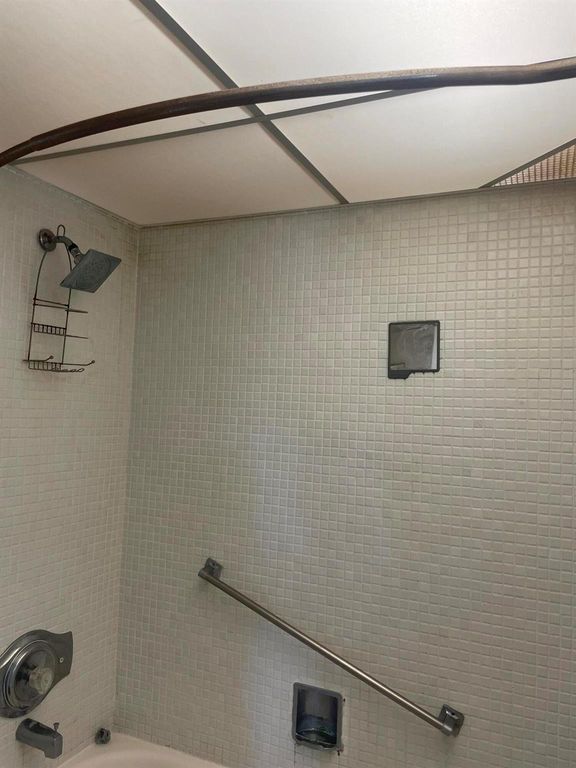 Image 23 of property listing at 234 Saxony E, Delray Beach, FL 33446