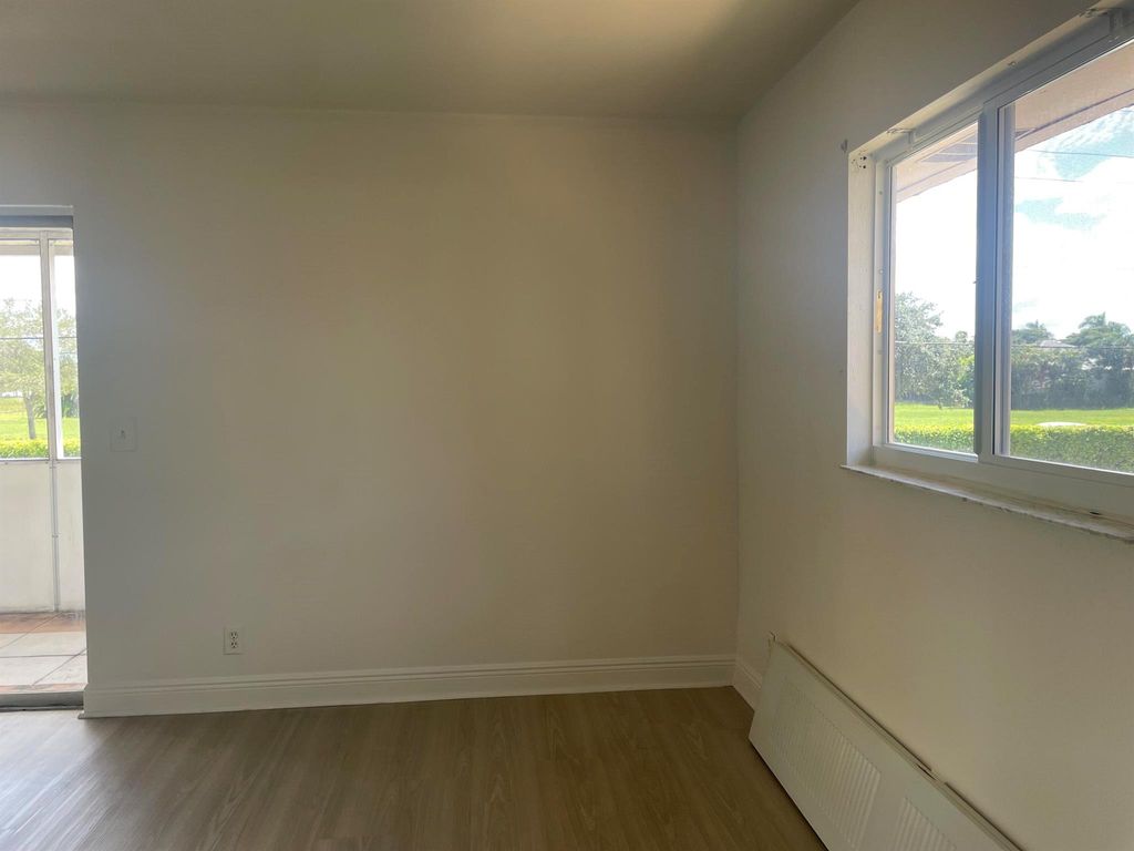 Image 25 of property listing at 234 Saxony E, Delray Beach, FL 33446