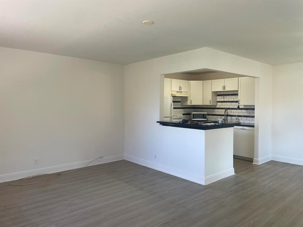 Image 6 of property listing at 234 Saxony E, Delray Beach, FL 33446