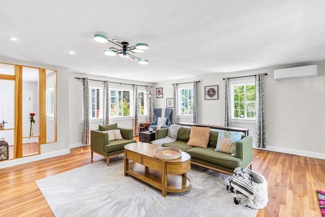67 Prospect St, Watertown, MA 02472