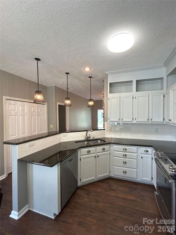 12326 Agate Lane, Pineville, NC 28134