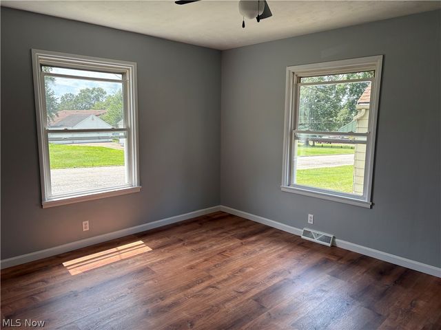 346 Plymouth Avenue, Girard, OH 44420