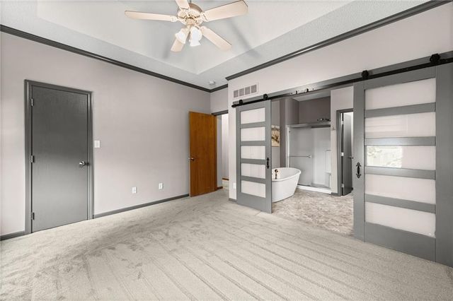 3907 SW Chartwell Court, Lee's Summit, MO 64082