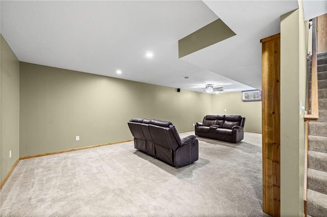 3907 SW Chartwell Court, Lee's Summit, MO 64082