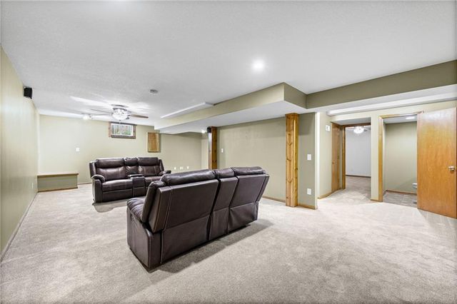 3907 SW Chartwell Court, Lee's Summit, MO 64082