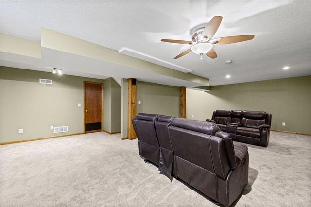 3907 SW Chartwell Court, Lee's Summit, MO 64082
