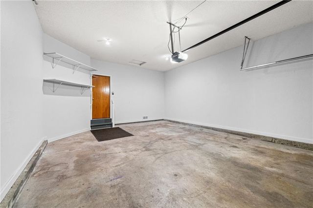 3907 SW Chartwell Court, Lee's Summit, MO 64082