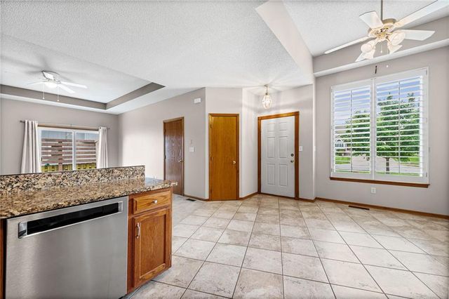 3907 SW Chartwell Court, Lee's Summit, MO 64082