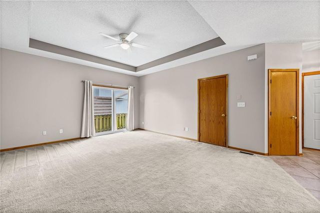 3907 SW Chartwell Court, Lee's Summit, MO 64082