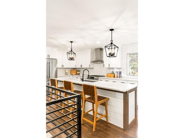 200 Locust St, Denver, CO 80220