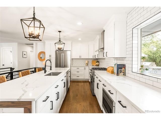 200 Locust St, Denver, CO 80220