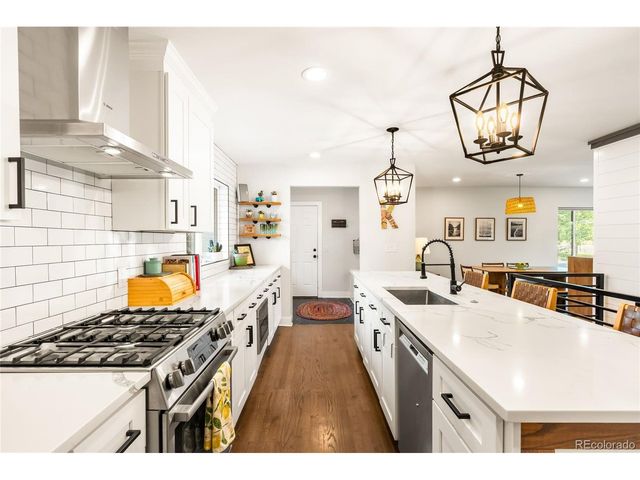 200 Locust St, Denver, CO 80220