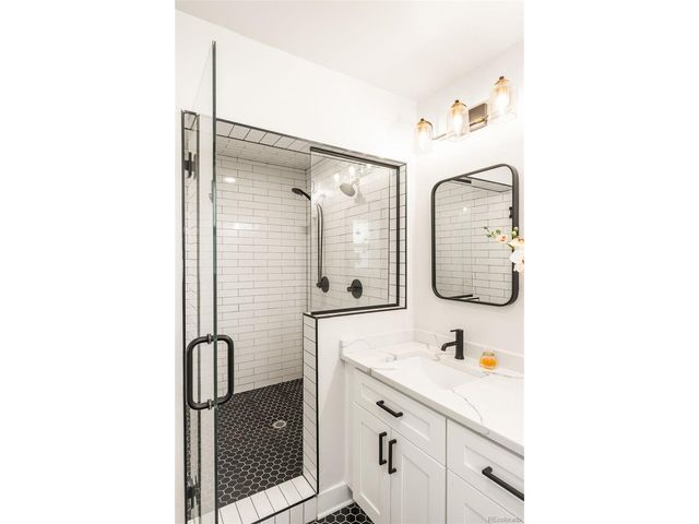 200 Locust St, Denver, CO 80220