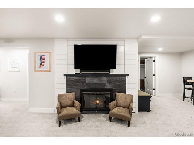 200 Locust St, Denver, CO 80220