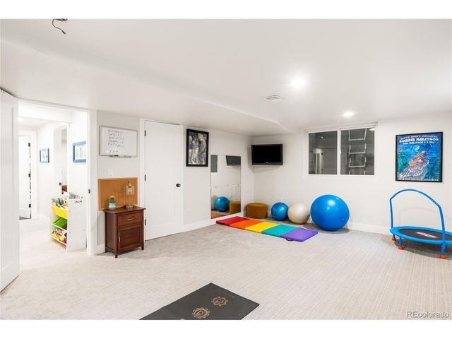 200 Locust St, Denver, CO 80220
