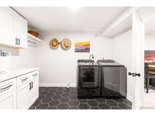 200 Locust St, Denver, CO 80220