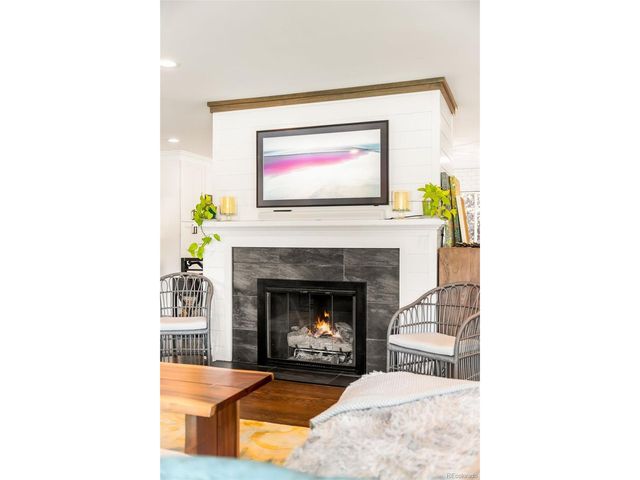200 Locust St, Denver, CO 80220