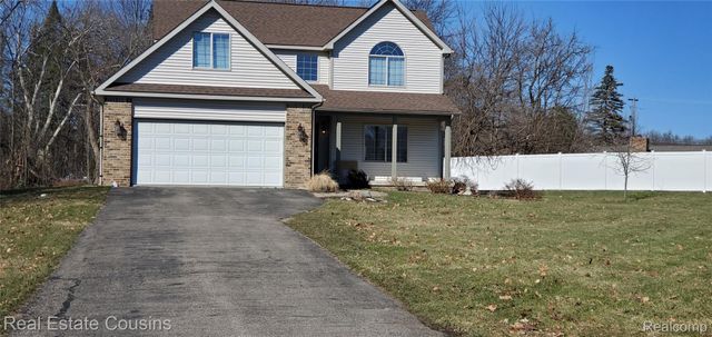 1520 Ne Eden Gardens Drive S, Fenton, MI 48430