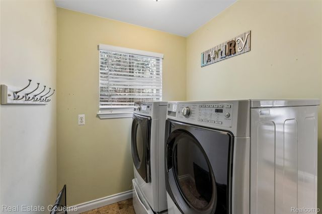 1520 Ne Eden Gardens Drive S, Fenton, MI 48430