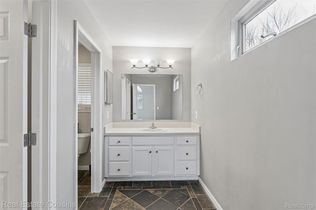 1520 Ne Eden Gardens Drive S, Fenton, MI 48430