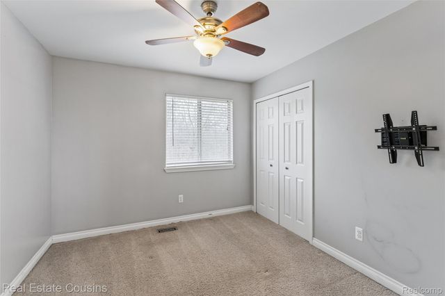 1520 Ne Eden Gardens Drive S, Fenton, MI 48430