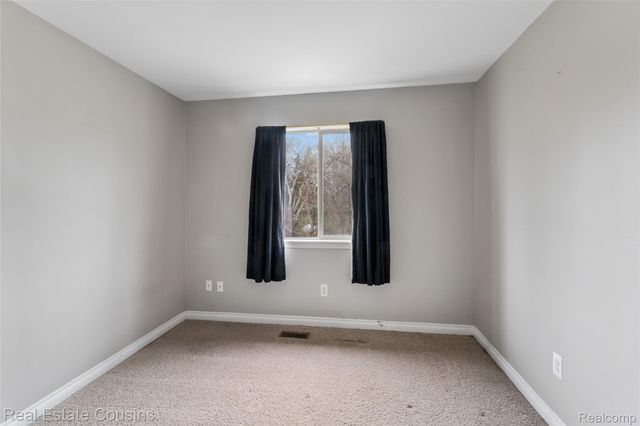 1520 Ne Eden Gardens Drive S, Fenton, MI 48430