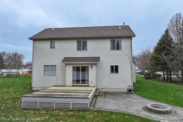 1520 Ne Eden Gardens Drive S, Fenton, MI 48430
