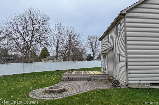 1520 Ne Eden Gardens Drive S, Fenton, MI 48430