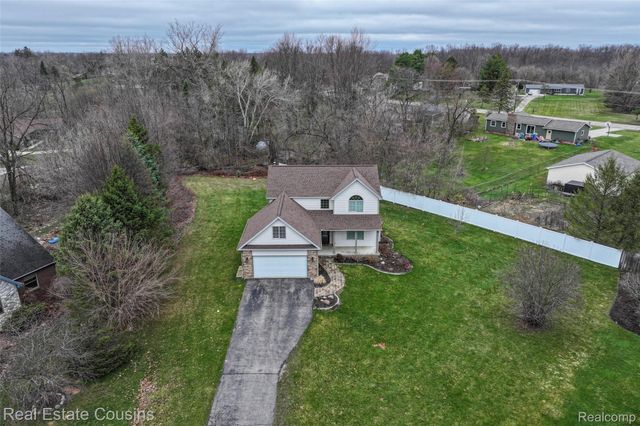 1520 Ne Eden Gardens Drive S, Fenton, MI 48430