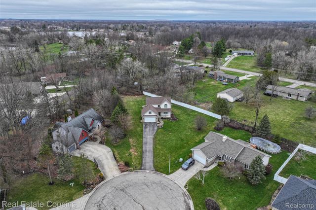 1520 Ne Eden Gardens Drive S, Fenton, MI 48430