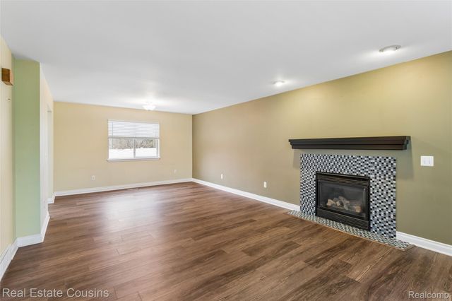 1520 Ne Eden Gardens Drive S, Fenton, MI 48430