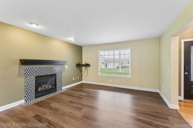 1520 Ne Eden Gardens Drive S, Fenton, MI 48430