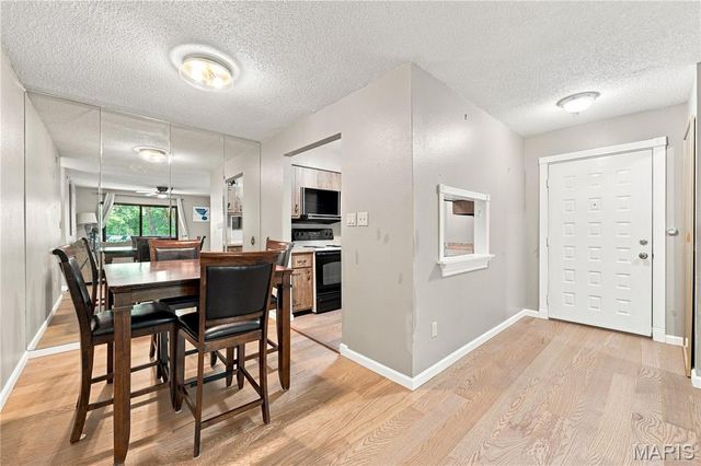 6803 Cottage Grove Lane F, Oakville, MO 63129