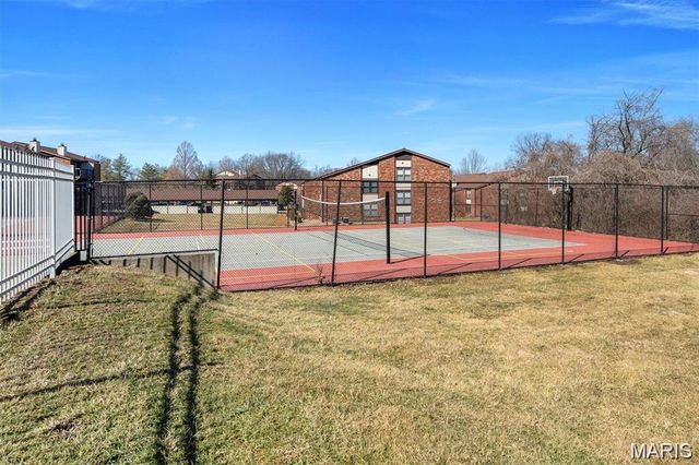 6803 Cottage Grove Lane F, Oakville, MO 63129