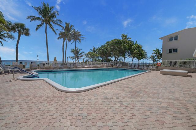 1051 Hillsboro Mile 902e, Hillsboro Beach, FL 33062