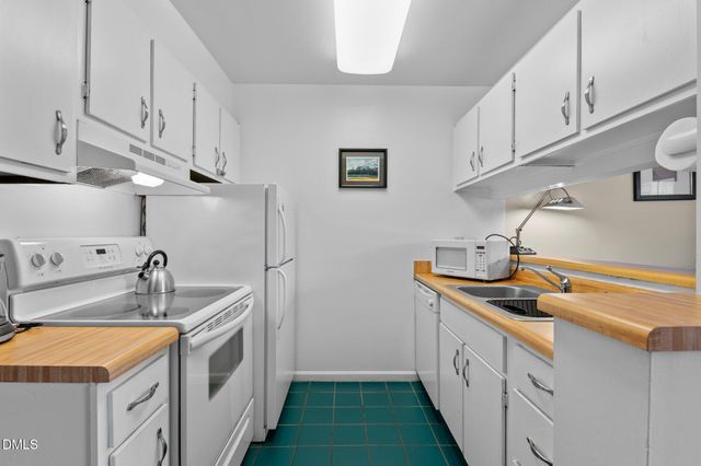 807 W Trinity Avenue Apt 153, Durham, NC 27701